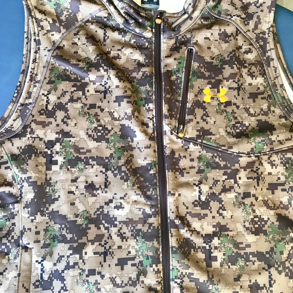 Men’s XL Camo Vest Under Armour
